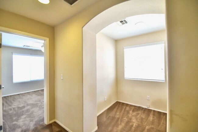 Building Photo - Beautiful 4BED/3BATH/CAR home located in SW Las Vegas! -Enjoy Rent-Free Holidays!