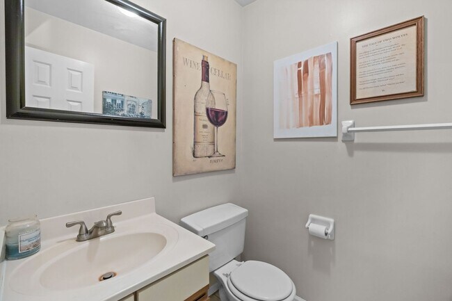 Building Photo - Beautiful Condo-Style Living in Virginia Beach