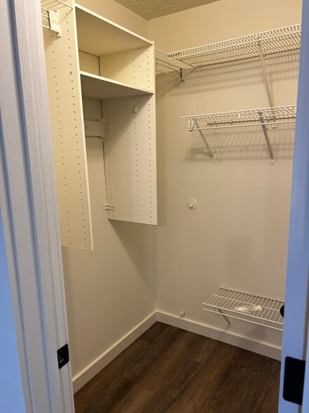 Building Photo - 122 Detchon Ct