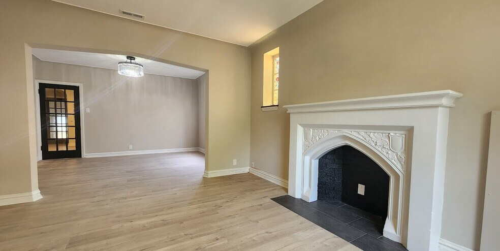 Building Photo - 6226 Nottingham Ave