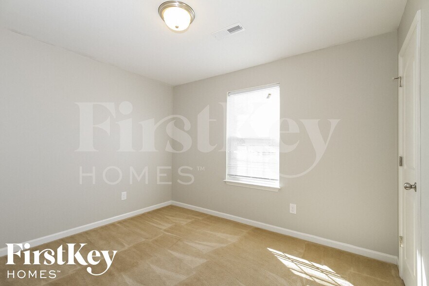 Building Photo - 4295 Kendall Farms Way