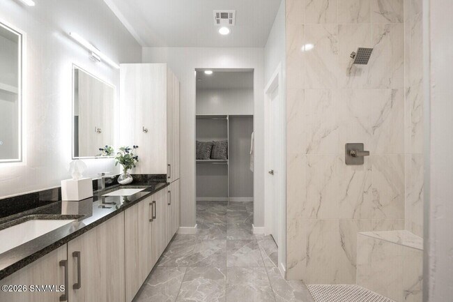 Building Photo - 4358 Capistrano Ave