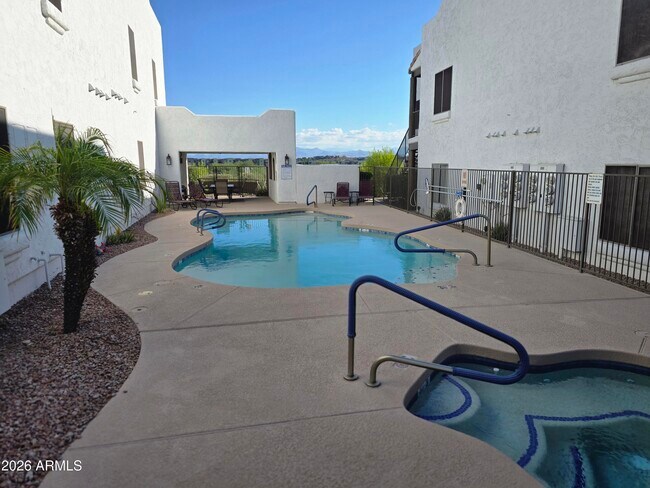 Building Photo - 16616 E Gunsight Dr