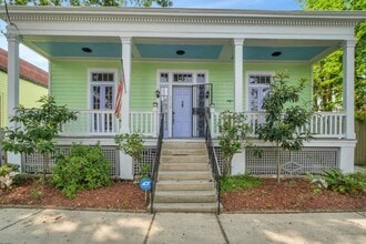 Building Photo - Gorgeous 3BD/2BA Home w/ Off Street Parking, Laundry Room, and Only 1 Block Off St Charles Ave.