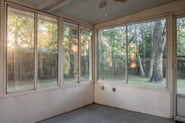 Building Photo - 3/2 located in Ft. Walton Beach