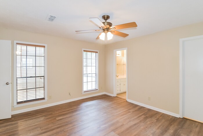 Building Photo - 414 Woodhaven Ct