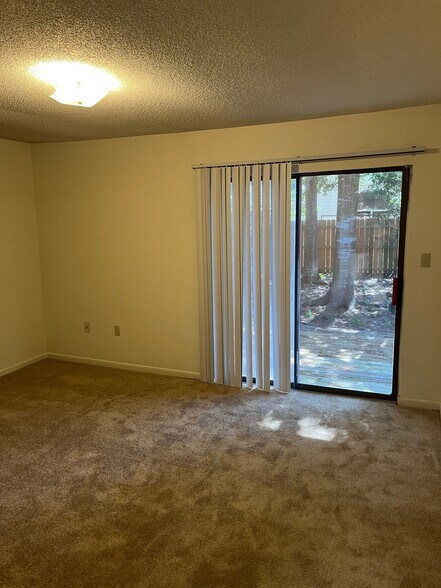 Bedroom - 38 4th St