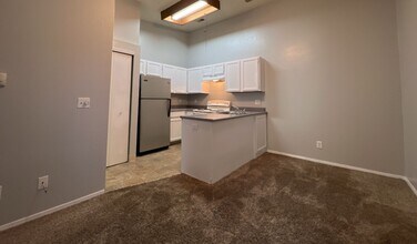 Building Photo - Studio Apartment in the Sable Cove Condominiums Community!