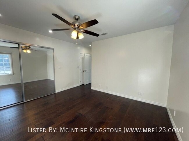 Building Photo - NEWLY REMODELED 2BD/2BA IN A GREAT NEIGHBO...