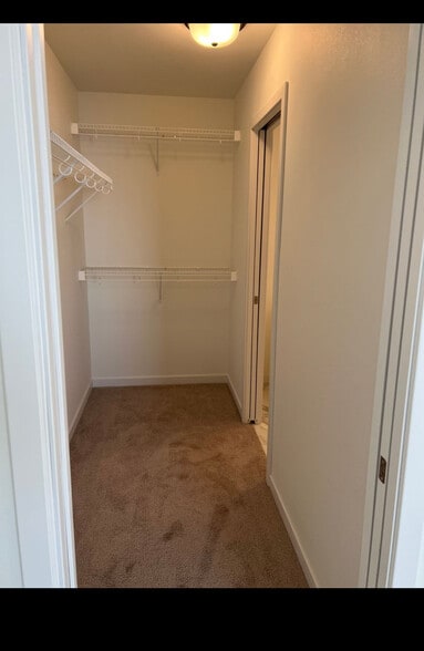 Building Photo - 4951 37th Ave S