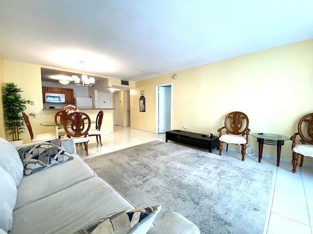 Building Photo - 1817 S Ocean Dr