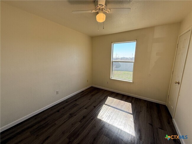 Building Photo - 5708 Greengate Dr