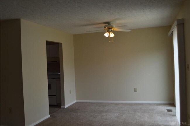 Building Photo - 1217 Robbins Run Ct