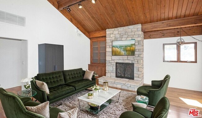 Building Photo - 12841 Landale St