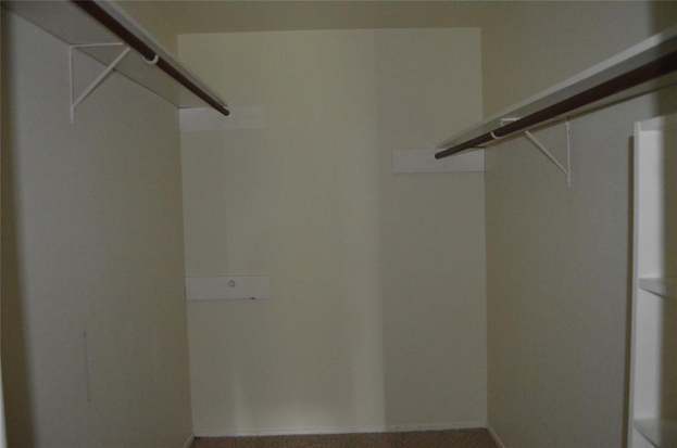 Building Photo - 4929 Meadow Pl Dr