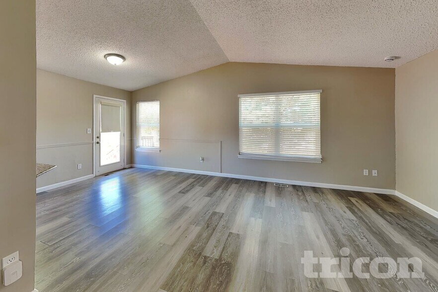 Building Photo - 16890 Blue Mist Cir