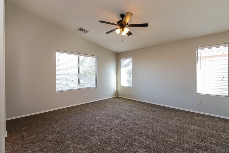 Building Photo - 3636 W South Butte Rd