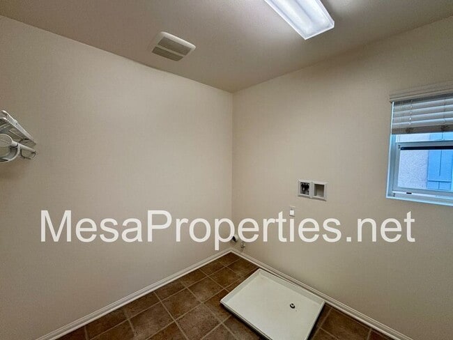 Building Photo - 6966 Madison Ln