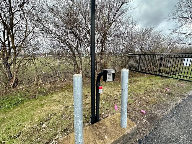 Building Photo - Experience Luxury Living at Bellagio Living II: Modern Apartments in Lawrence, Indiana