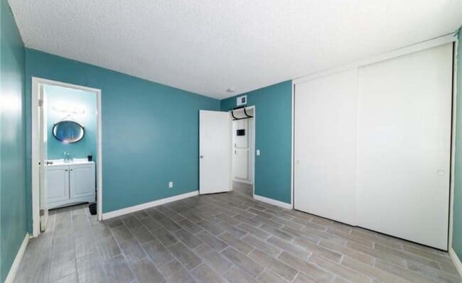 Building Photo - 12195 Carnation Ln