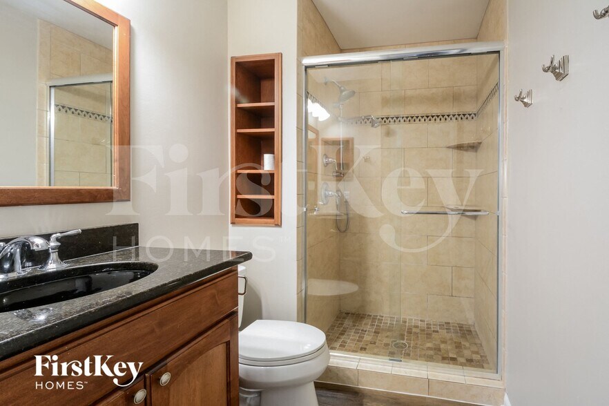 Building Photo - 1226 Treetop Village Dr