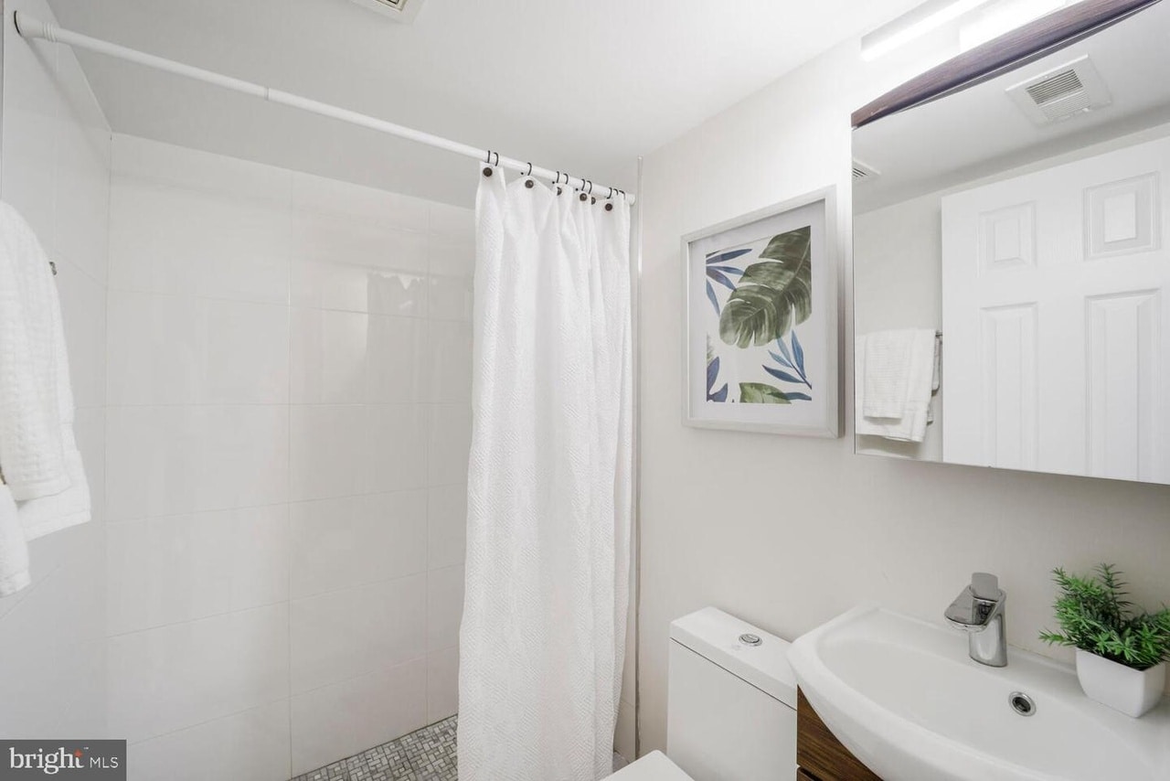 Building Photo - 2615 Sherman Ave NW