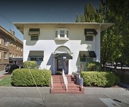 Building Photo - Lease this Beautiful Sullivan's Gulch Vintage 2-Bed w/Sunroom!