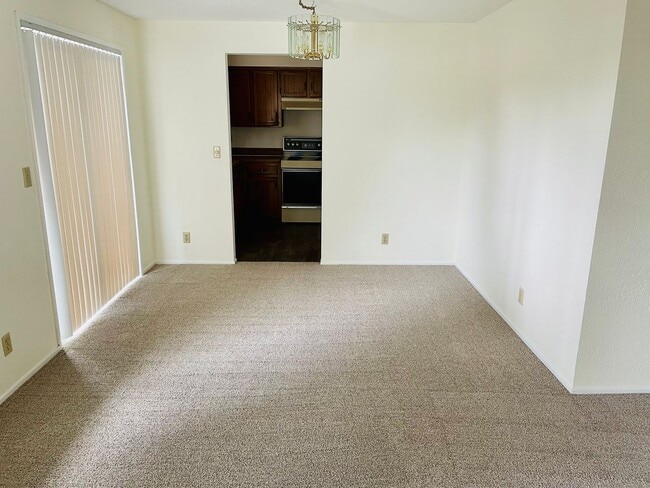 Building Photo - Wonderful South Salem Home in great neighborhood.