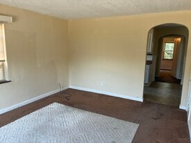 Building Photo - 2549 Williams Ave