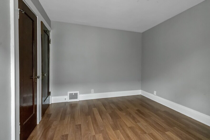 Building Photo - 272 Windermere Blvd