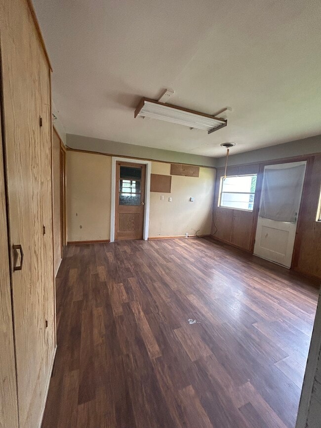 Building Photo - 417 W Claflin Ave