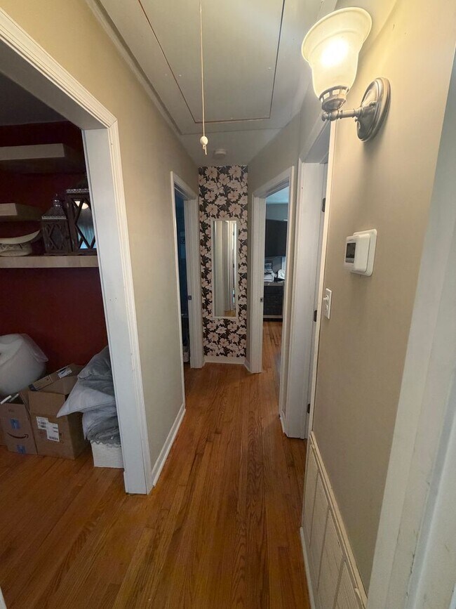 Building Photo - Charming 2 Bedroom Home with Spacious Yard in Henrico!