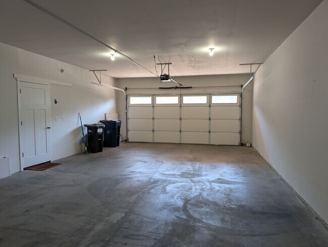 Building Photo - 1306 Digby Pl
