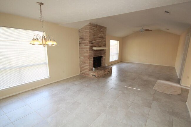 Building Photo - 24002 Silversmith Ln