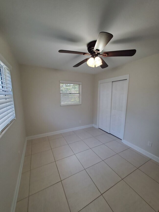 Building Photo - QUIET AND WELL MAINTAINED NEIGHBORHOOD