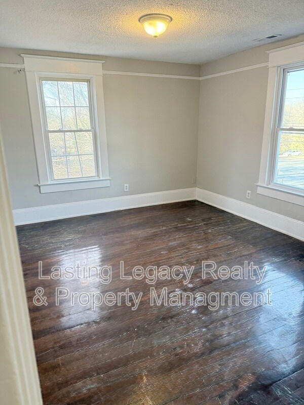 Building Photo - 3410 Old Greensboro Rd