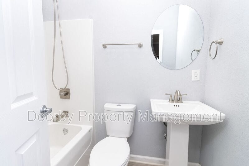 Building Photo - 203 Timberlinks Dr