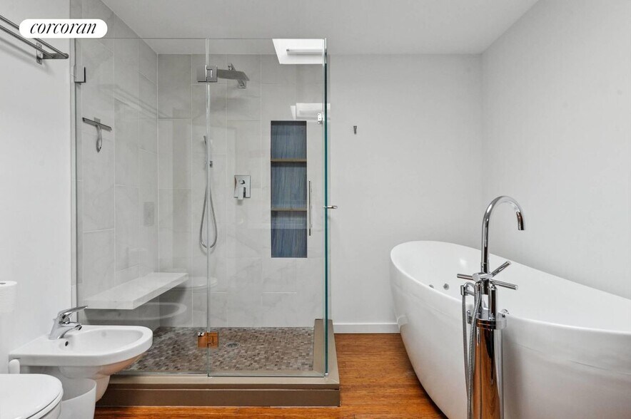 Building Photo - 22 Whitney Rd