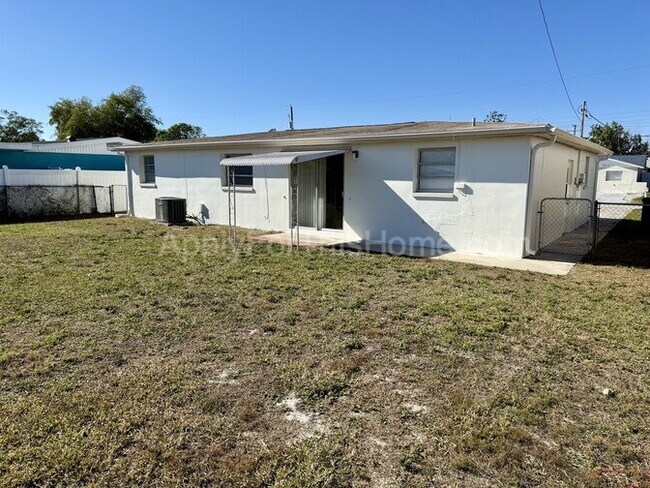 Building Photo - Single Family Home