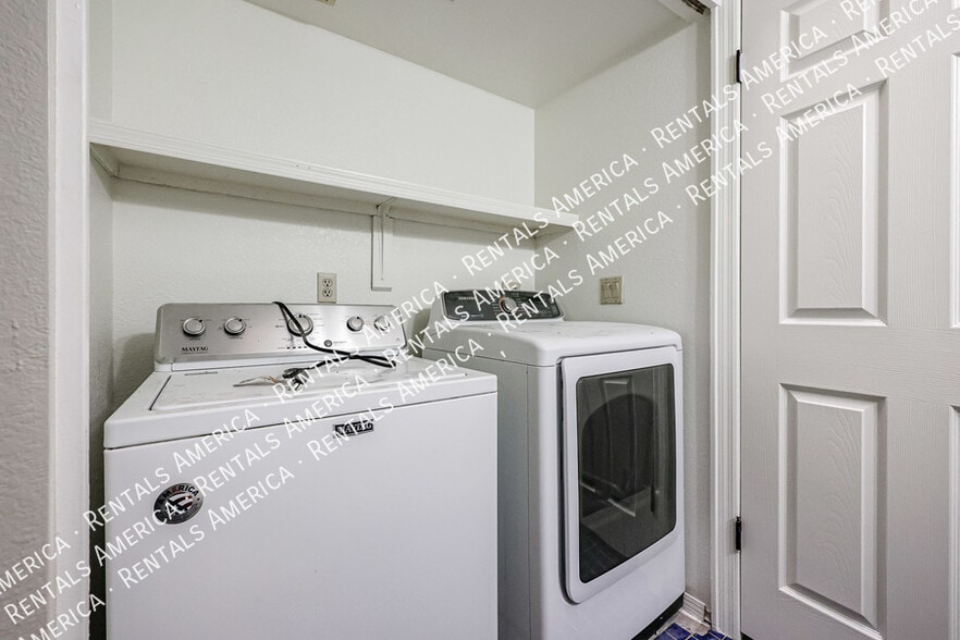 Building Photo - 18433 N 56th Dr