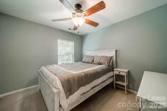 Building Photo - 2721 Apple Twig Dr