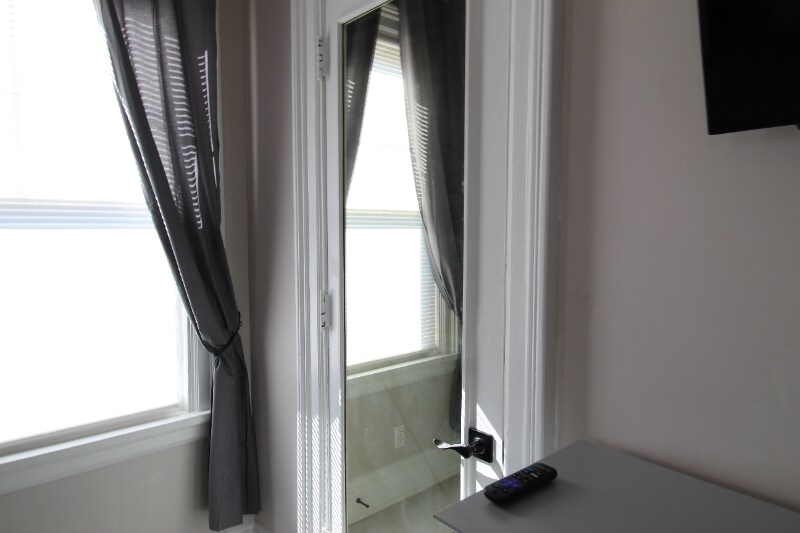 Building Photo - 800 Monroe Ave