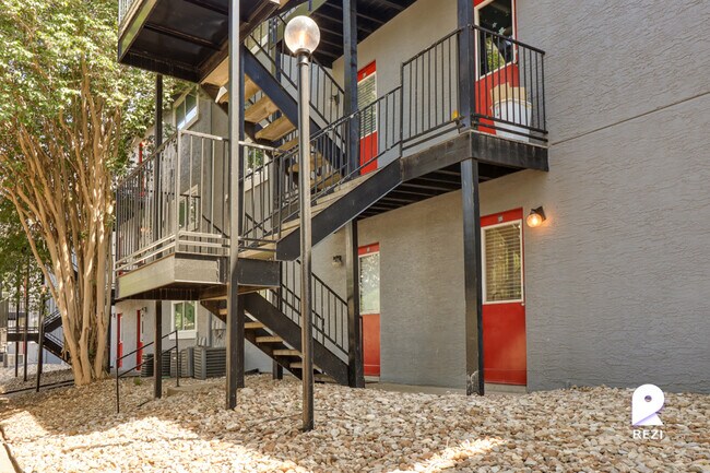 Building Photo - 6812 S Congress Ave