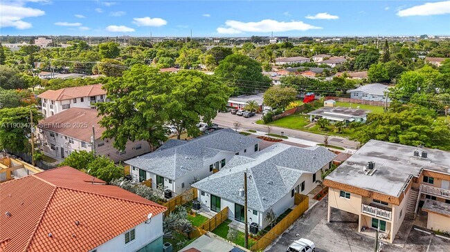 Building Photo - 410 NW 41st St