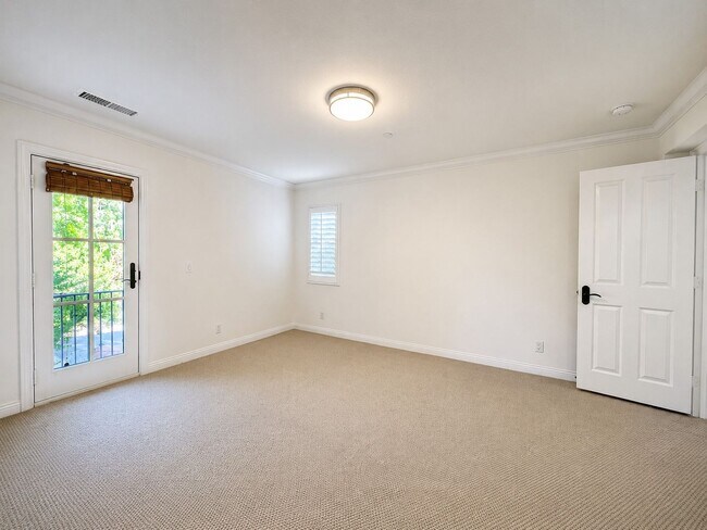 Building Photo - Luxury Living in Irvine's Prestigious Turtle Ridge