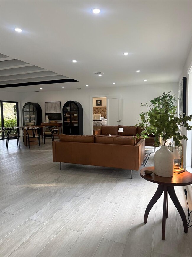 Building Photo - 470 Petersburg Tr