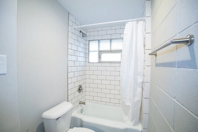 Building Photo - 24 E Washington Ave