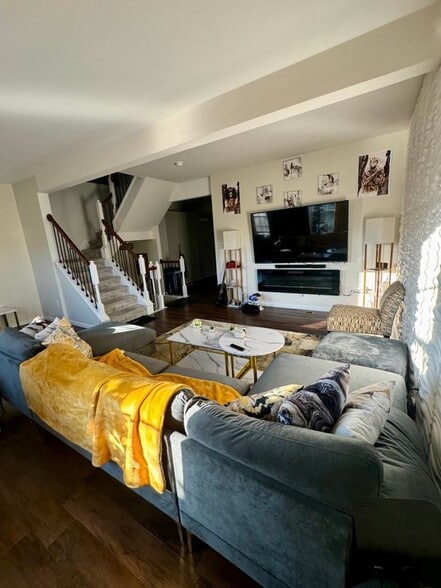 Building Photo - 109 Summer Dr