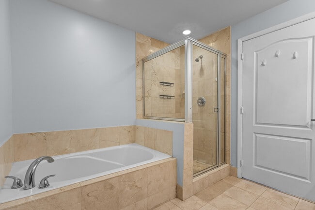 Building Photo - 410 Evernia St