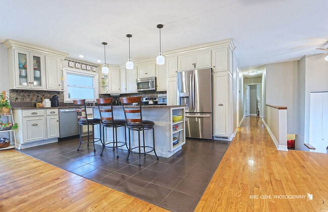 Building Photo - 15417 W Fair Ln